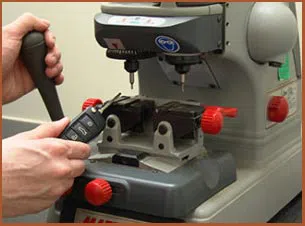 Chula Vista Locksmith Services Chula Vista, CA 619-210-0340 - 14-auto-car-key-cut